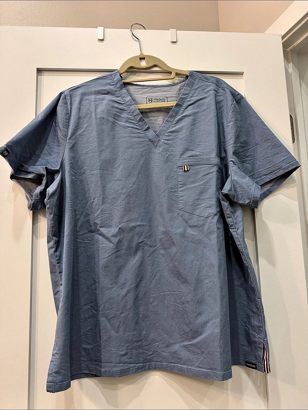 Mediclo Short Sleeve Scrub Top in Blue Size xxl used once